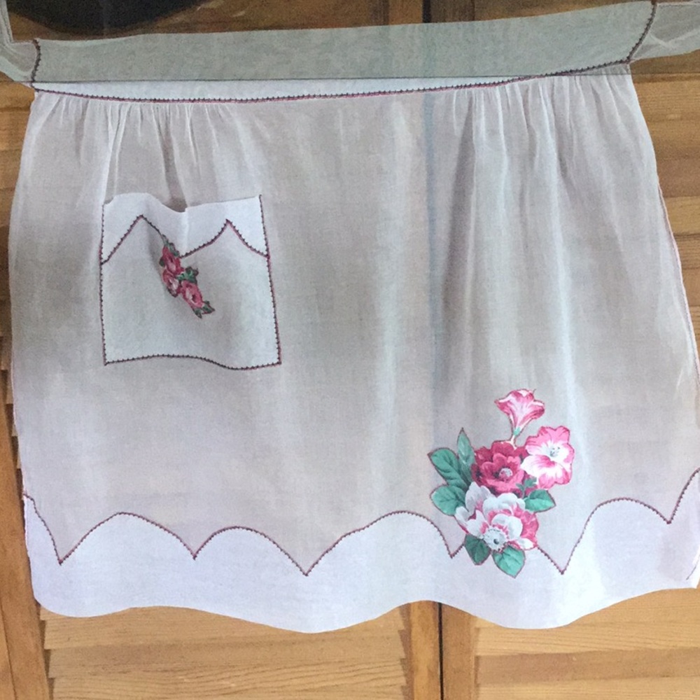 💕 Vintage White Sheer Floral Appliqué Apron VNVC